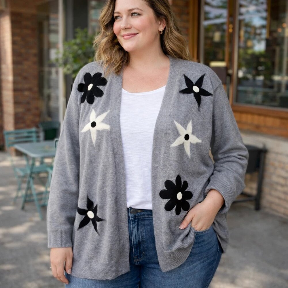 Aaeda Womens Gray Star Flower Appliques Long Sleeve Open Front Cardigan Size 2X